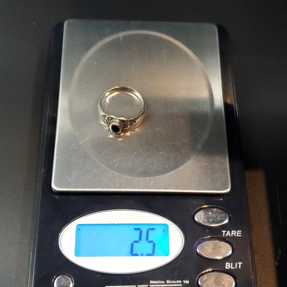Size 5.75 925 Sterling Silver Marcasite's And Small Black Inlay Ring - Picture 7 of 7